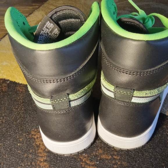 Air Jordan 1 - Picture 3 of 7